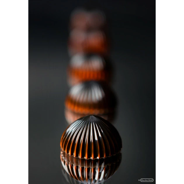 Moule Chocolat Demi Sphère Plissée 30,5 Mm (x21) Chocolate World 2 Moule Chocolat Demi Sphère Plissée 30,5 Mm (x21) Chocolate World – Image 2